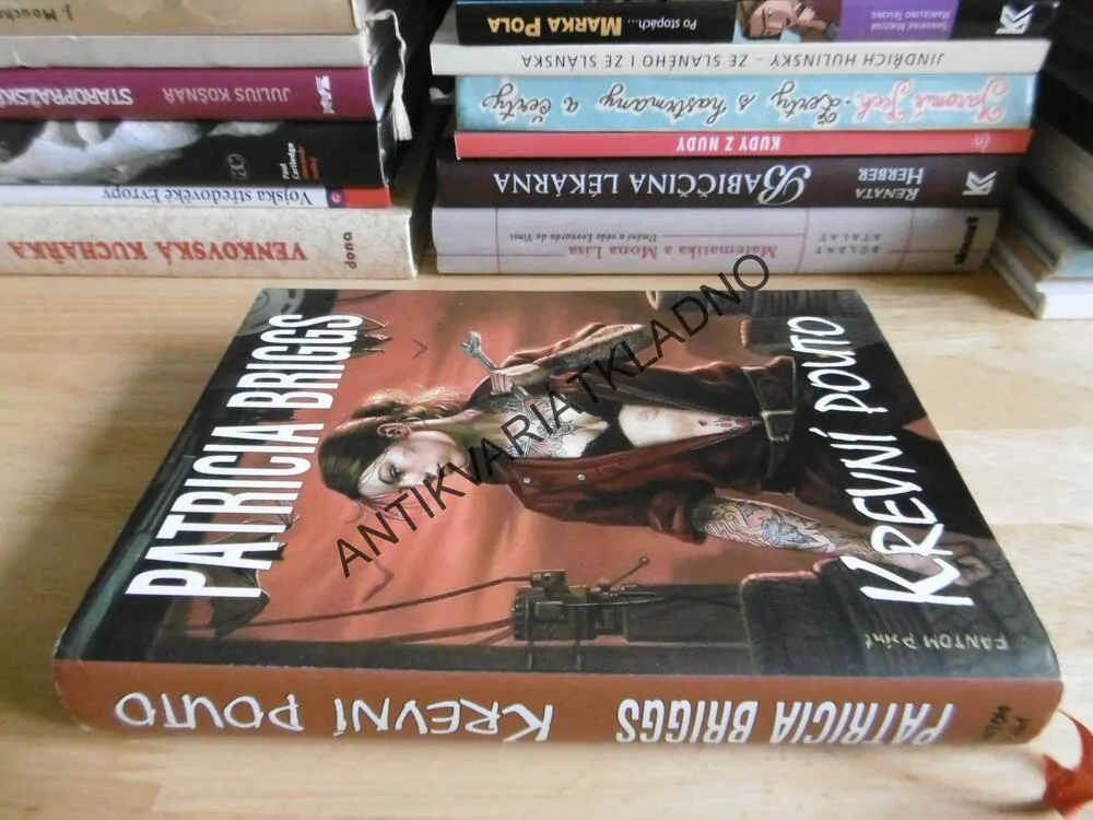 KREVNÍ POUTO, PATRICIA BRIGGS, **an