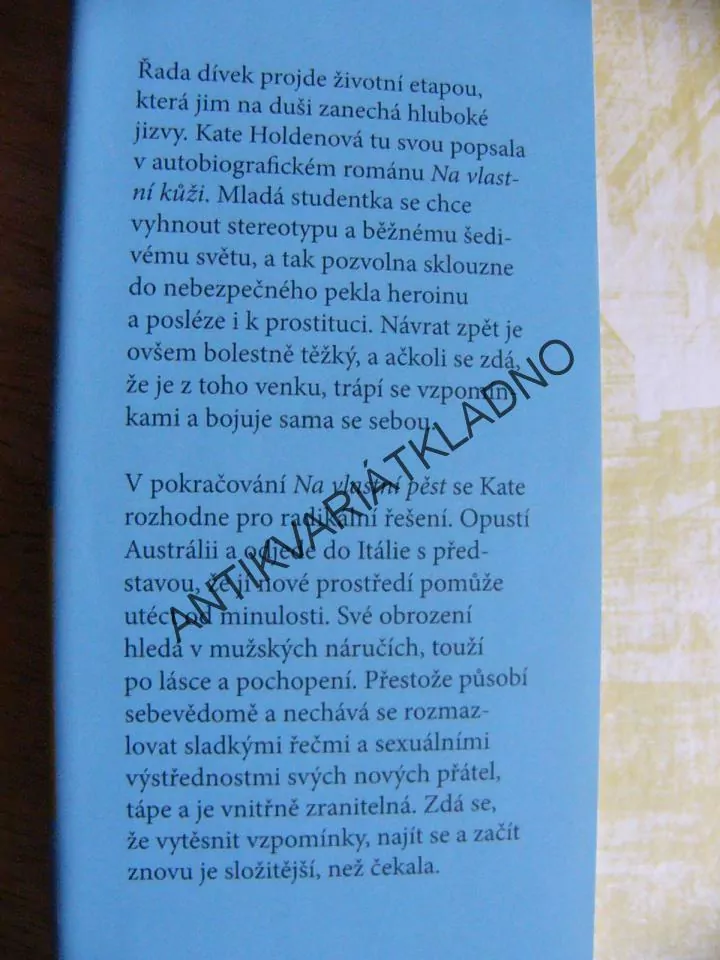 NA VLASTNÍ PĚST, KATE HOLDENOVÁ, **an