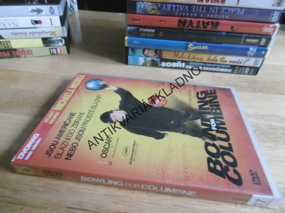 BOWLING FOR COLUMBINE, DVD FILM DOKUMENT
