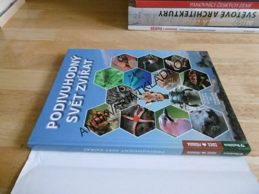 PODIVUHODNÝ SVĚT ZVÍŘAT, KOŘÍNEK, BIČÁKOVÁ, FRANCOVÁ **an
