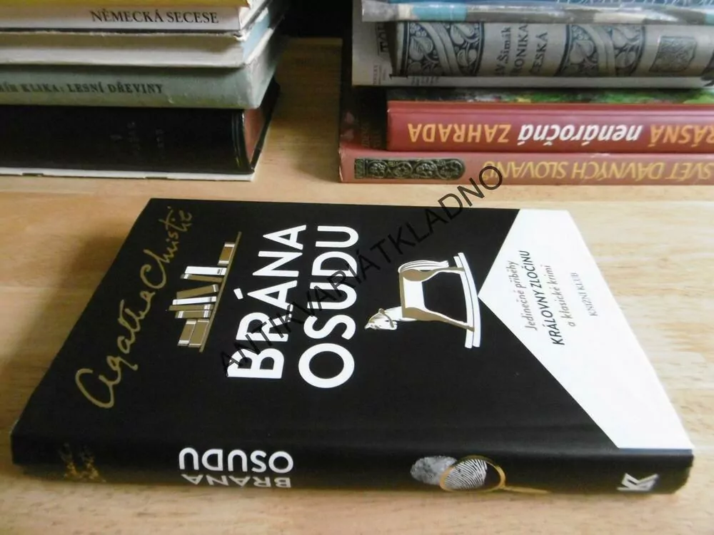 BRÁNA OSUDU, AGATHA CHRISTIE, **an