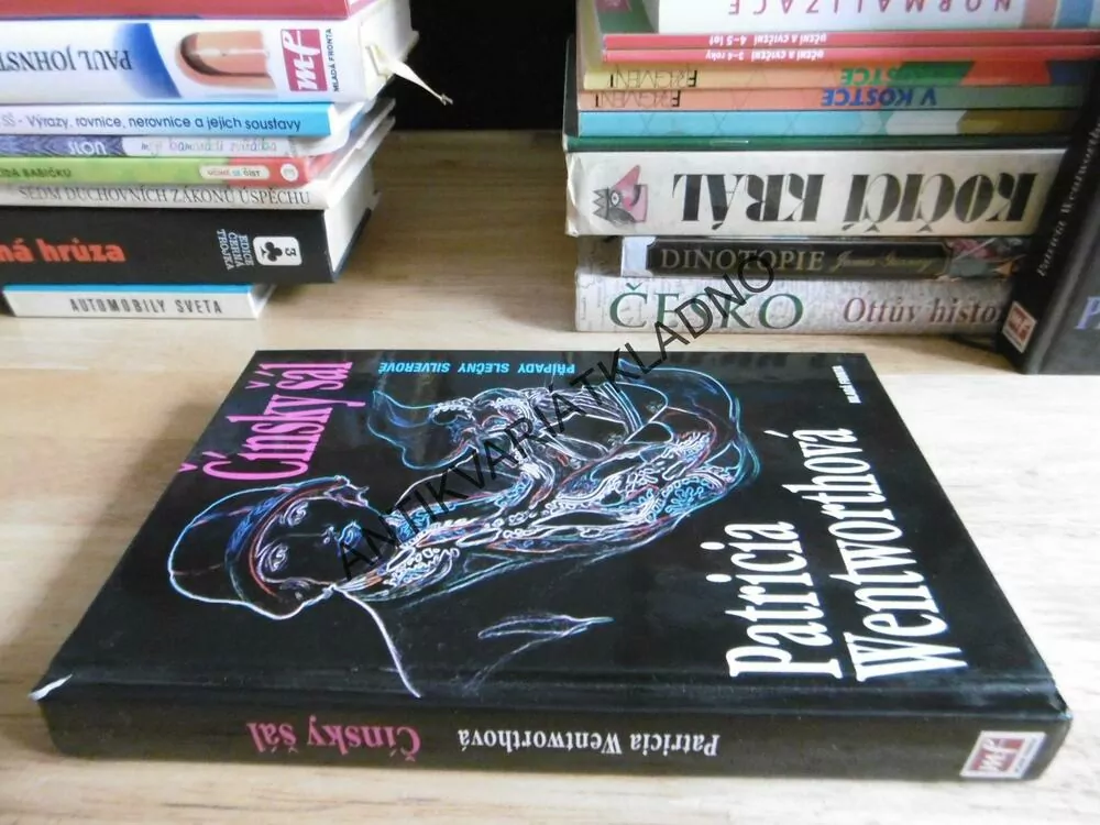 ČÍNSKÝ ŠÁL, PATRICIA WENTWORTHOVÁ,  **an