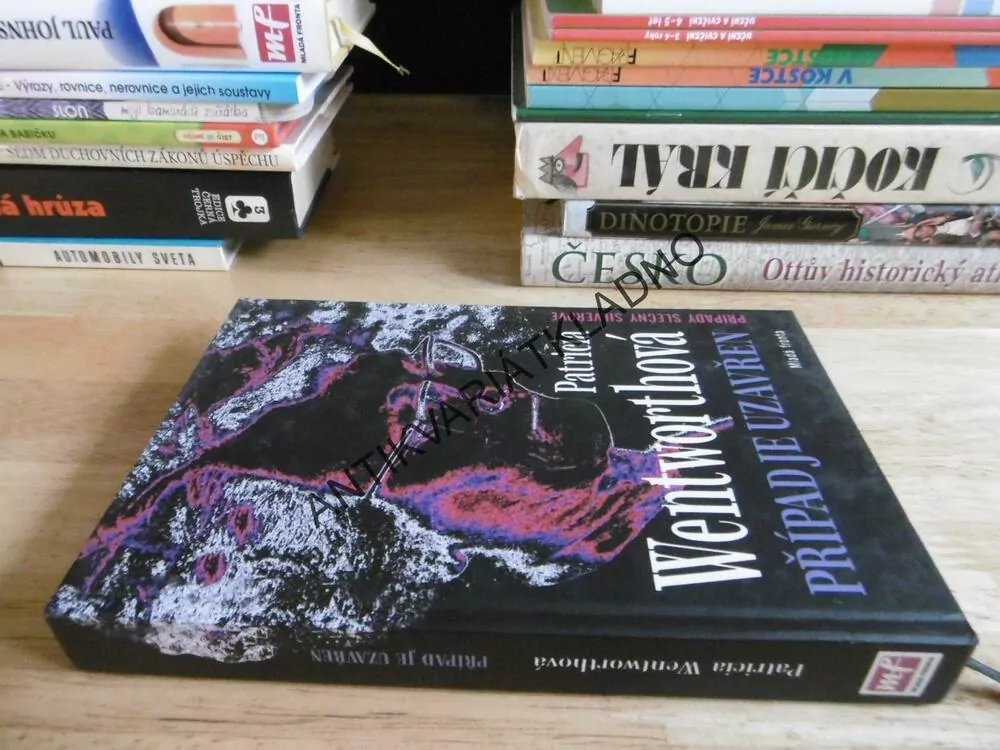 PŘÍPAD JE UZAVŘEN, PATRICIA WENTWORTHOVÁ, **an