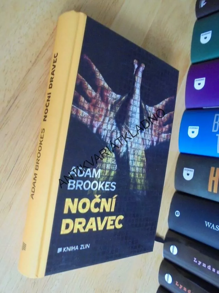 NOČNÍ DRAVEC, ADAM BROOKES, **an