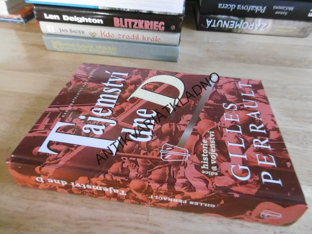 TAJEMSTVÍ DNE D, GILLES PERRAULT, **an