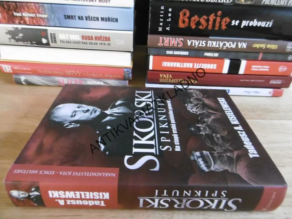 SIKORSKI, SPIKNUTÍ, NA STOPĚ VRAHŮ, T.A. KISIELEWSKI, **an