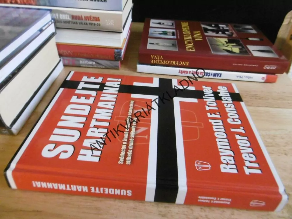 SUNDEJTE HARTMANNA!, TOLIVER, CONSTABLE, LETECTVÍ, VÁLKA, **an