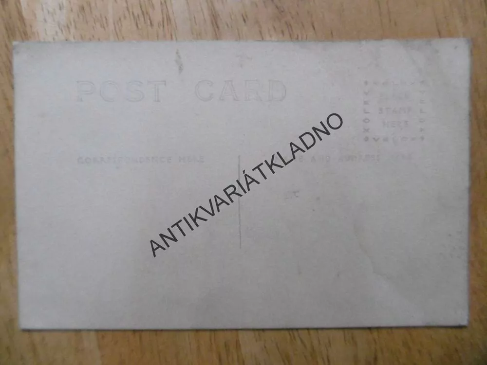 SKUPINA LIDÍ, RODINA, MATKA, OTECV A 3 DĚTI, STATEK, 