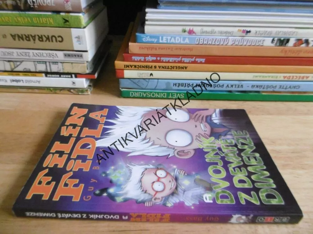 FILÍN FIDLA A DVOJNÍK Z DEVÁTÉ DIMENZE, GUY BASS, **an