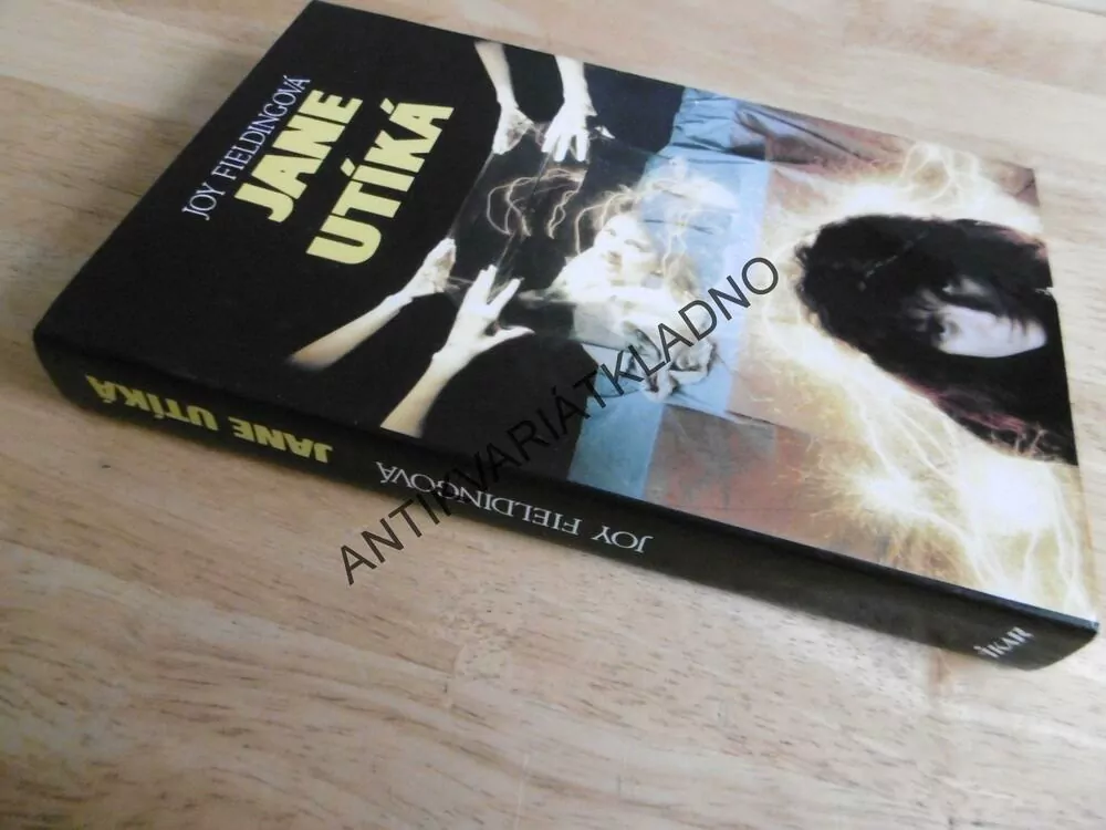 JANE UTÍKÁ, JOY FIELDINGOVÁ, **an
