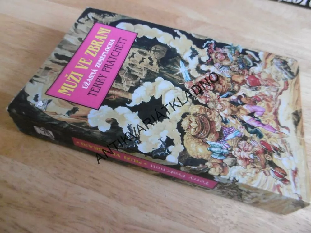 MUŽI VE ZBRANI, ÚŽASNÁ ZEMĚPLOCHA, TERRY PRATCHETT, **an