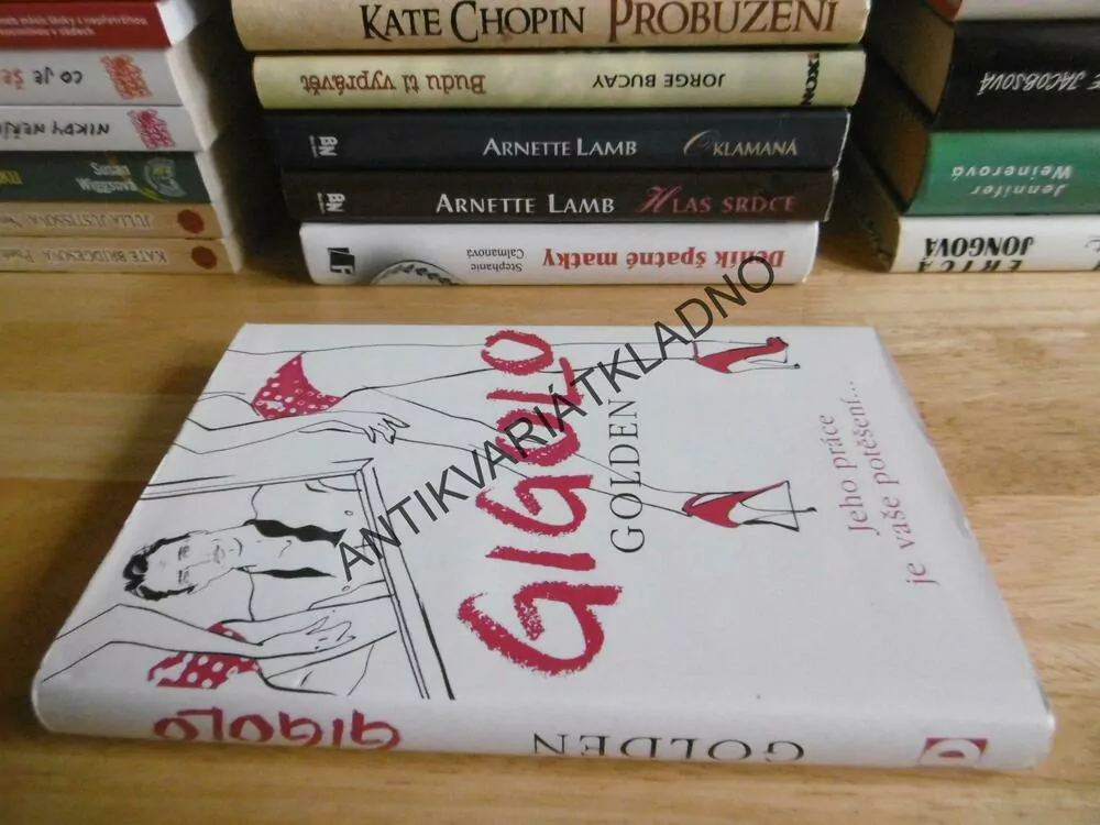 GIGOLO GOLDEN, **an