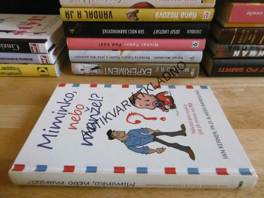 MIMINKO NEBO MANŽEL? IAN KERNER,  **an