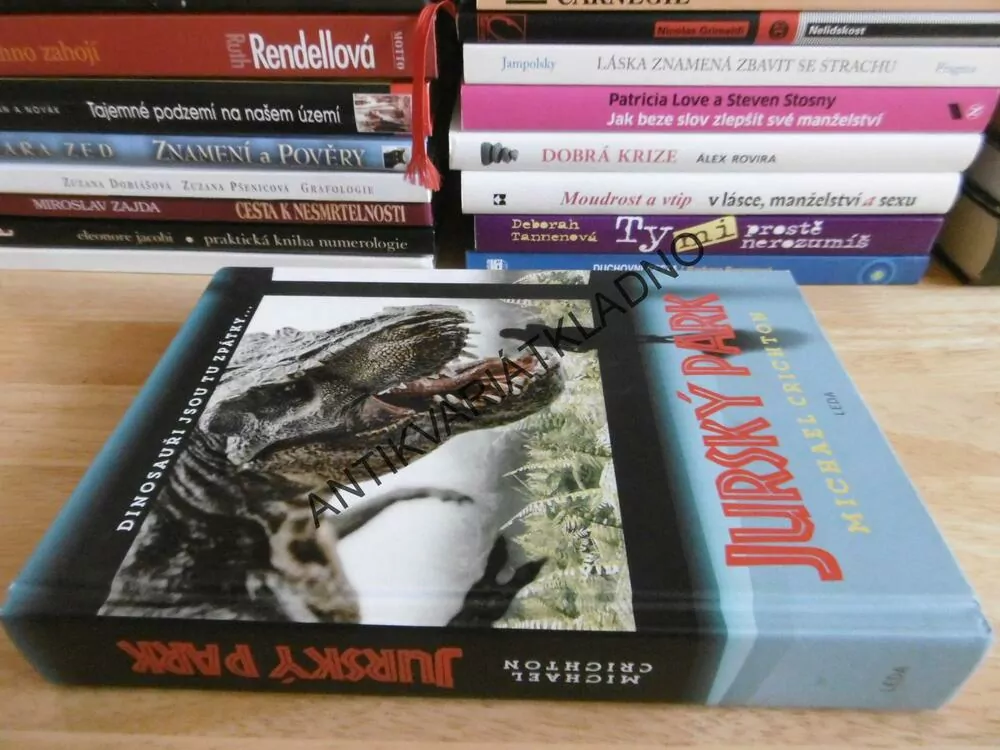 JURSKÝ PARK, MICHAEL CRICHTON, **an