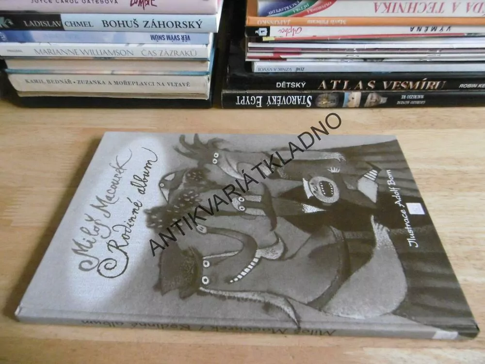 RODINNÉ ALBUM, MILOŠ MACOUREK, ADOLF BORN, **an