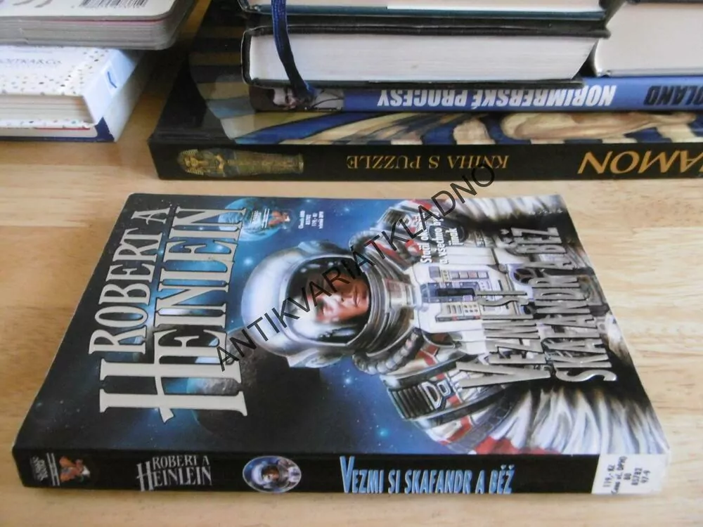 VEZMI SI SKAFANDR A BĚŽ, ROBERT A. HEINLEIN, **an