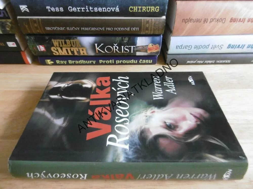 VÁLKA ROSEOVÝCH, WARREN ADLER, **an