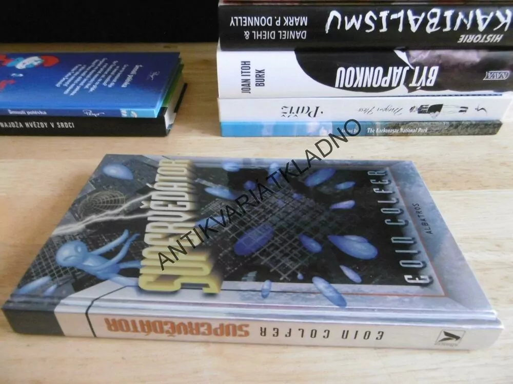 SUPERVĚDÁTOR, EOIN COLFER, **an