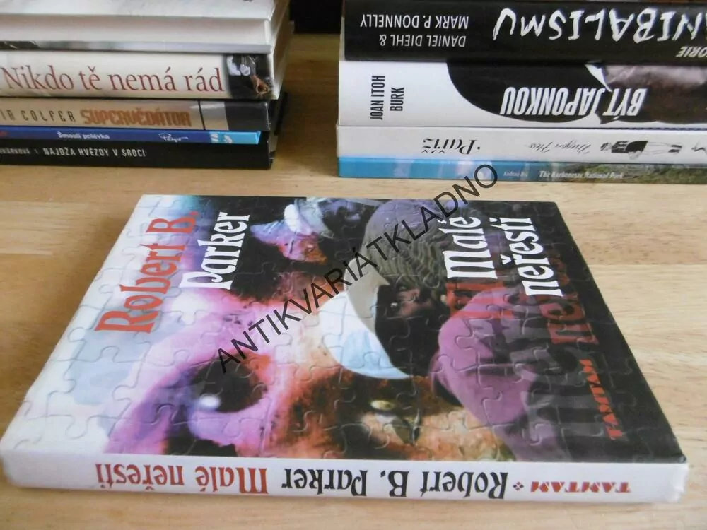 MALÉ NEŘESTI, ROBERT B. PARKER, **an