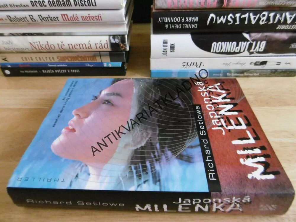 JAPONSKÁ MILENKA, RICHARD SETLOWE, **an