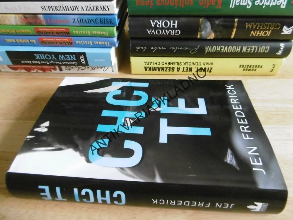 CHCI TĚ, JEN FREDERICK, **an
