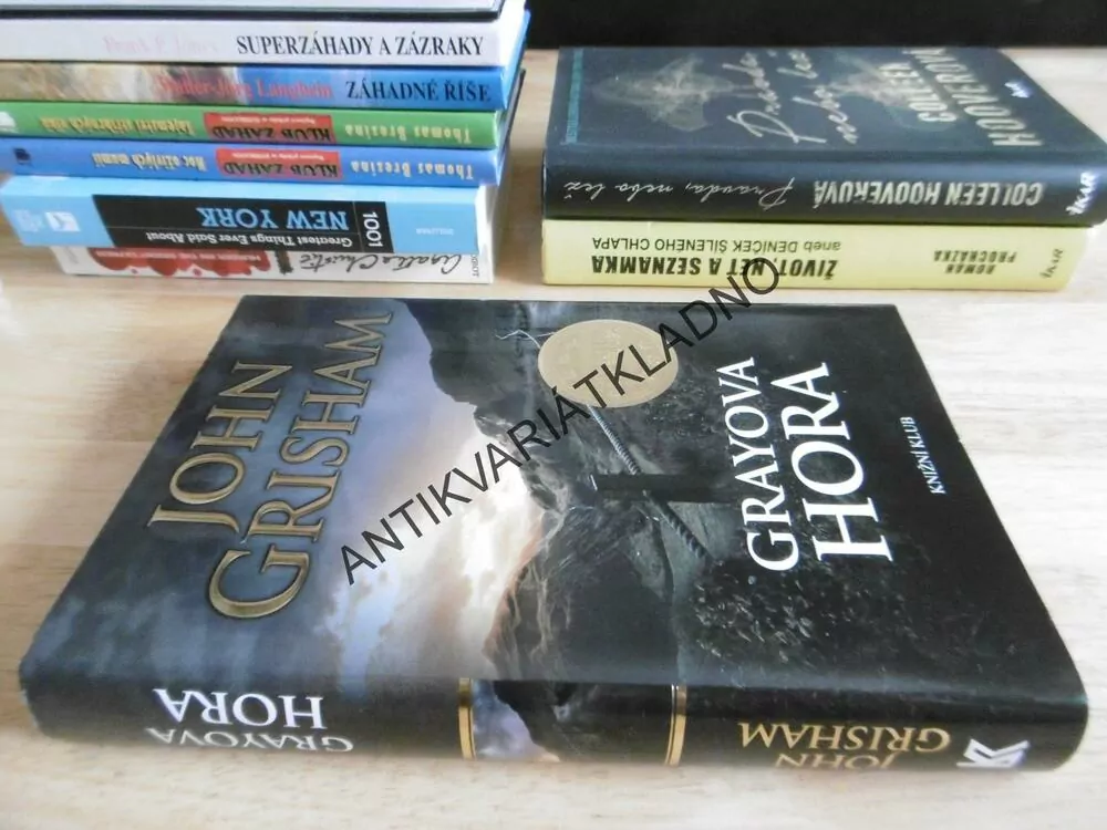 GRAYOVA HORA, JOHN GRISHAM, **an