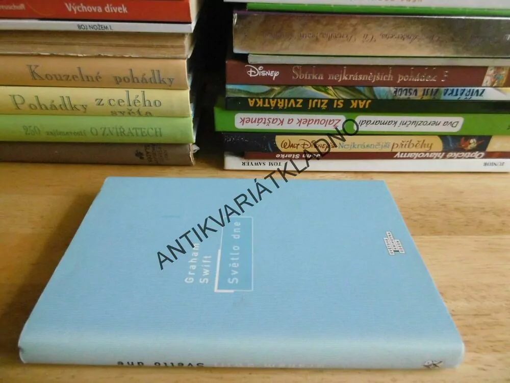 SVĚTLO DNE, GRAHAM SWIFT, **an