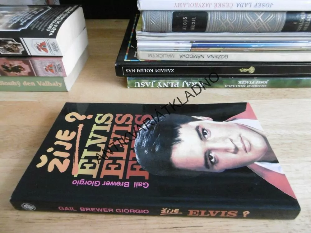 ŽIJE? ELVIS PRESLEY, GAIL BREWER GIORGIO, **an