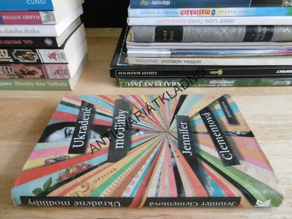 UKRADENÉ MODLITBY, JENNIFER CLEMENTOVÁ, **an