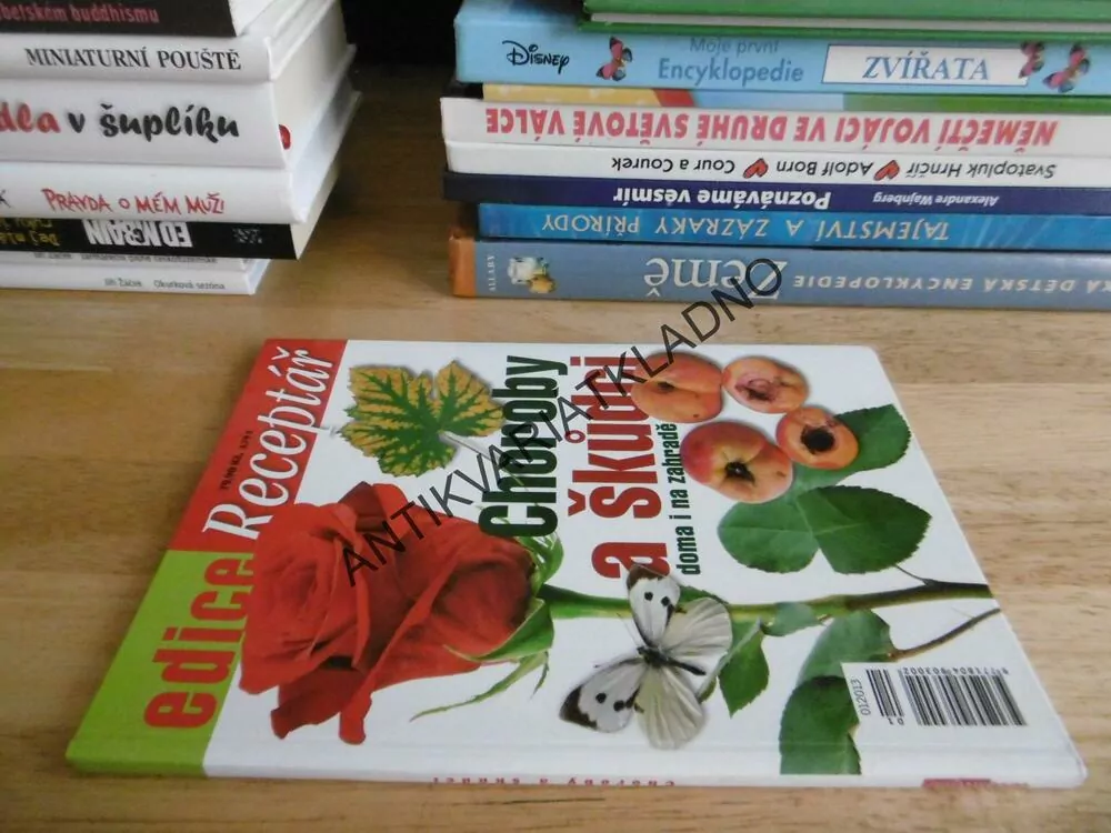 CHOROBY A ŠKŮDCI DOMA I NA ZAHRADĚ, **an