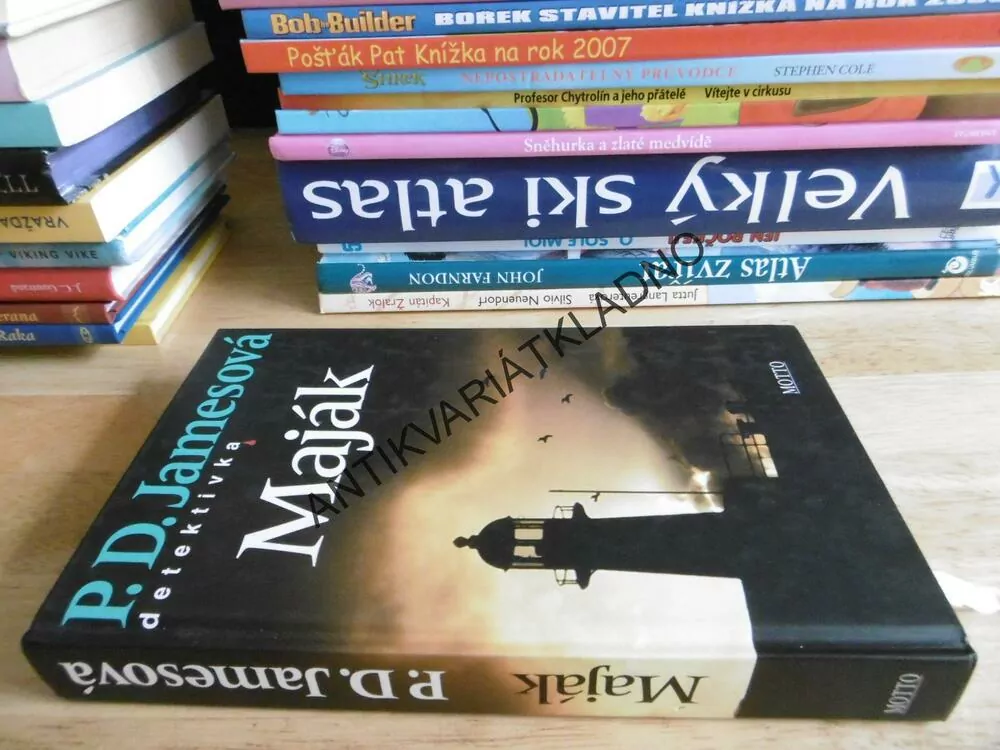 MAJÁK, P.D.JAMESOVÁ, **an