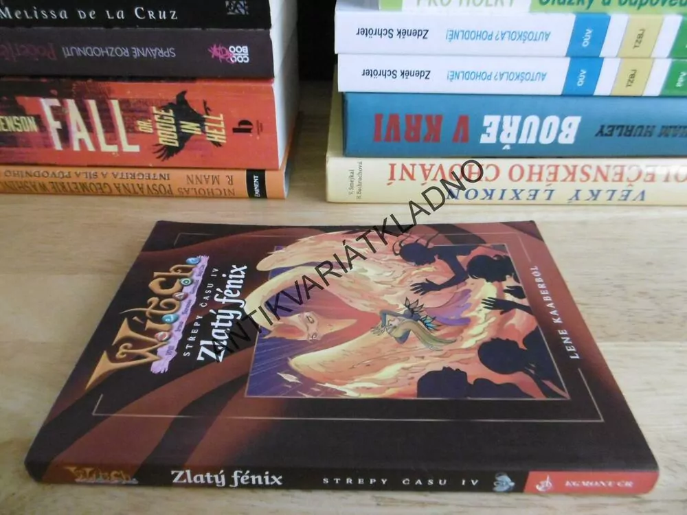 ČARODĚJKY WITCH, ZLATÝ FÉNIX, STŘEPY ČASU IV, LENE KAABERBOL, **AN