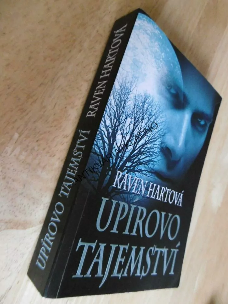UPÍROVO TAJEMSTVÍ, RAVEN HARTOVÁ, **an