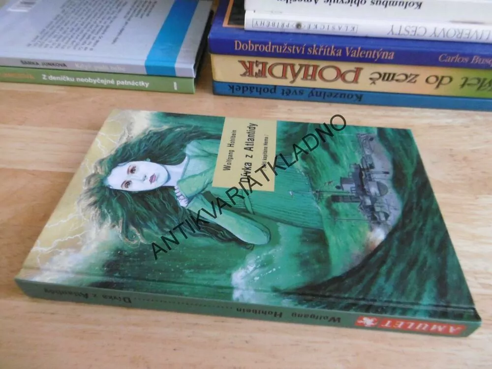 DÍVKA Z ATLANTIDY, WOLFGANG HOHLBEIN, **an