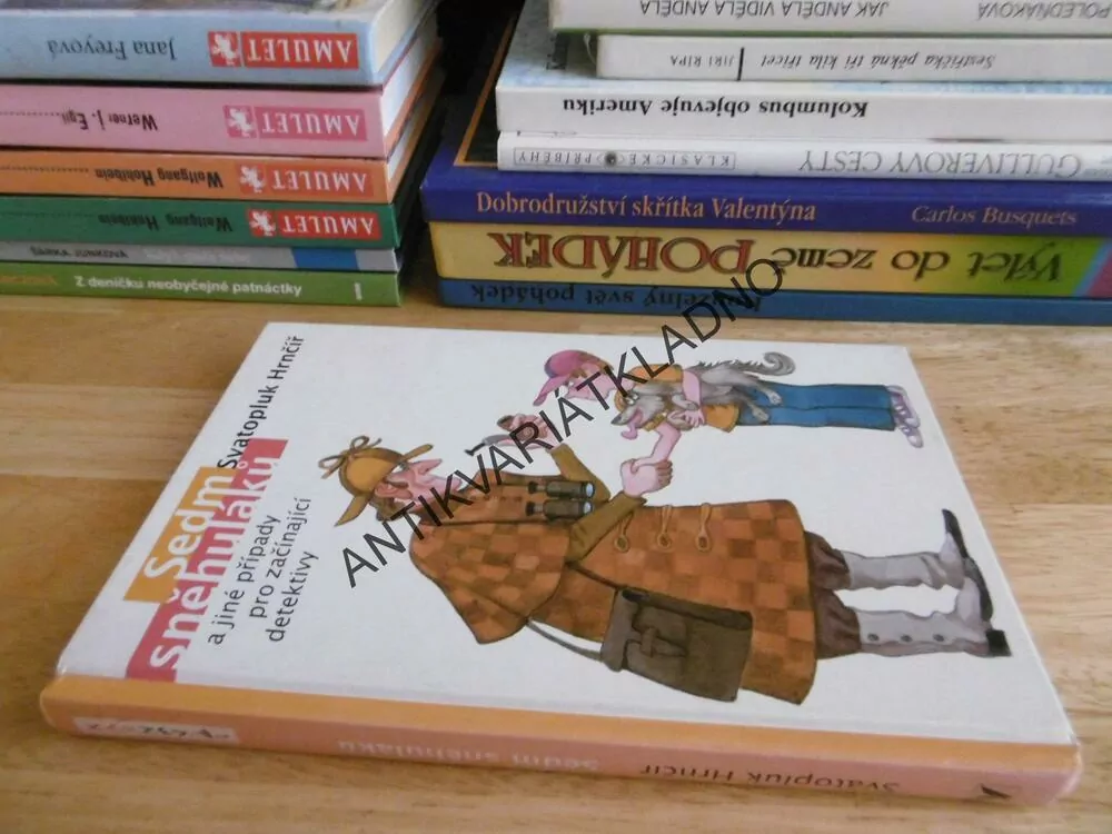 SEDM SNĚHULÁKŮ A JINÉ PŘÍPADY, SVATOPLUK HRNČÍŘ, **an