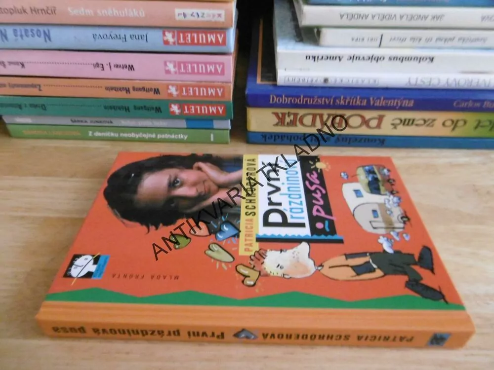 PRVNÍ PRÁZDNINOVÁ PUSA, PATRICIA SHRODEROVÁ, **an