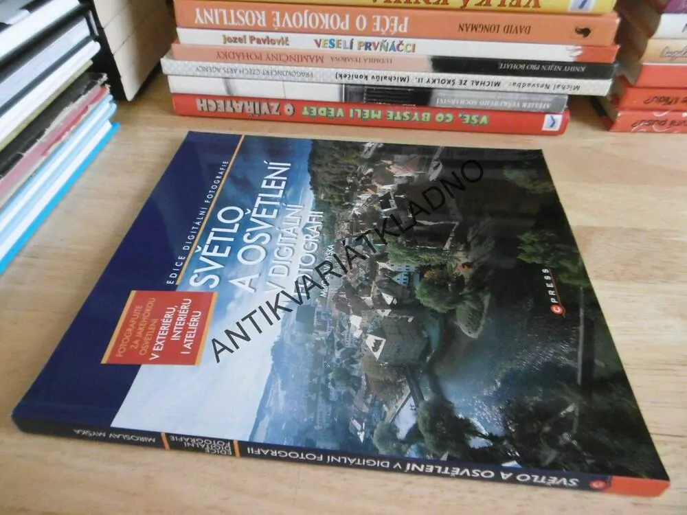 SVĚTLO A OSVĚTLENÍ V DIGITÁLNÍ FOTOGRAFII, MIROSLAV MYŠKA, **an