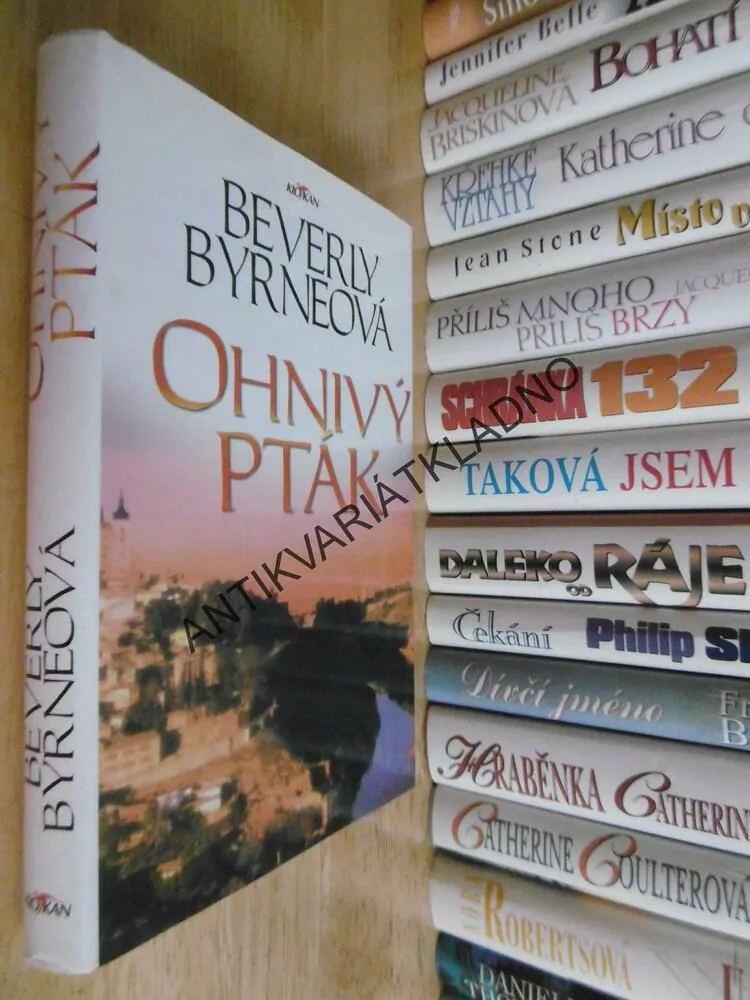 OHNIVÝ PTÁK, BEVERLY BYRNEOVÁ, **an
