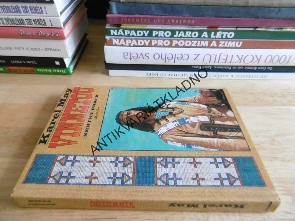 VINNETOU, SMRTÍCÍ PRACH, KAREL MAY, **an