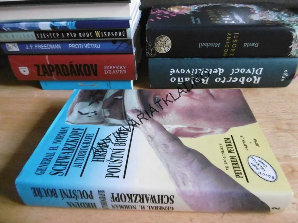 HRDINA POUŠTNÍ BOUŘE, AUTOBIOGRAFIE, GENERAL H. NORMAN SCHWARZKOPF, **an