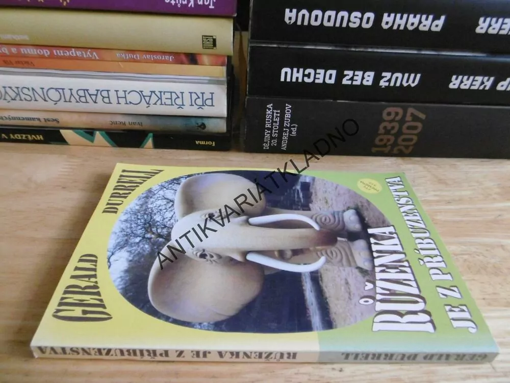 RŮŽENKA JE Z PŘÍBUZENSTVA, GERALD DURREL, **an