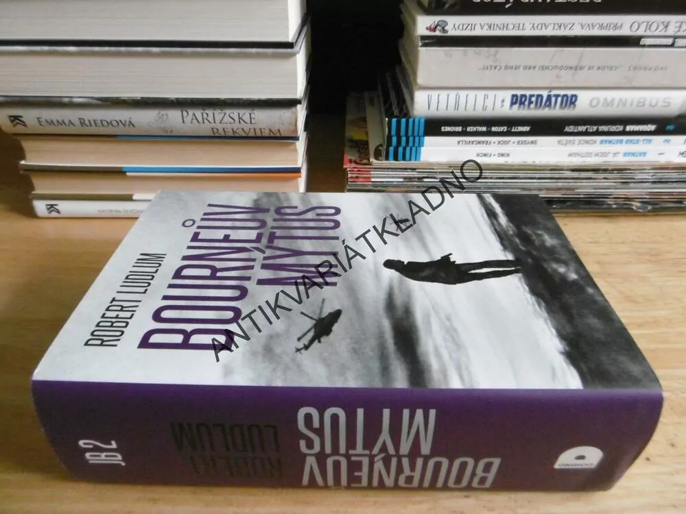 BOURNEŮV MÝTUS, ROBERT LUDLUM, **an
