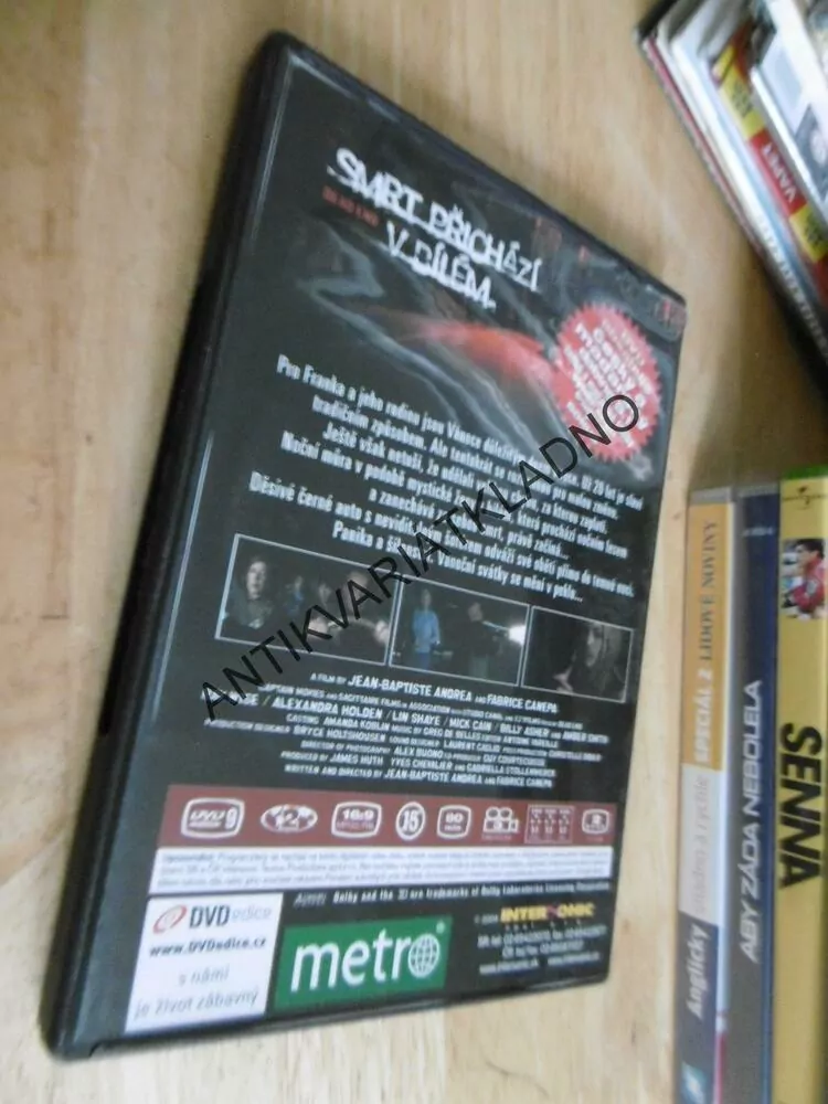 SMRT PŘICHÁZÍ V BÍLÉM, DVD FILM