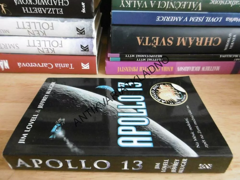 APOLLO 13, JIM LOVELL, KLUGER, VESMÍR, KOSMONAUTIKA, **an