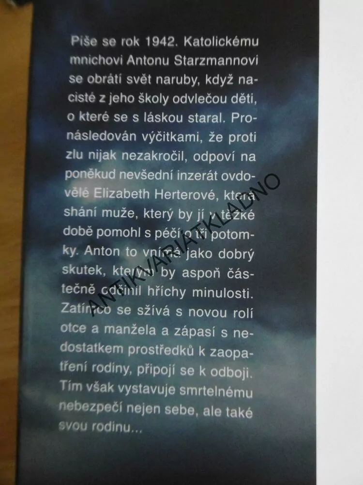 NA HRANĚ NOCI, OLIVIA HAWKER, **an