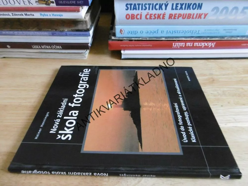 NOVÁ ZÁKLADNÍ ŠKOLA FOTOGRAFIE, HEINER HENNINGES, **an