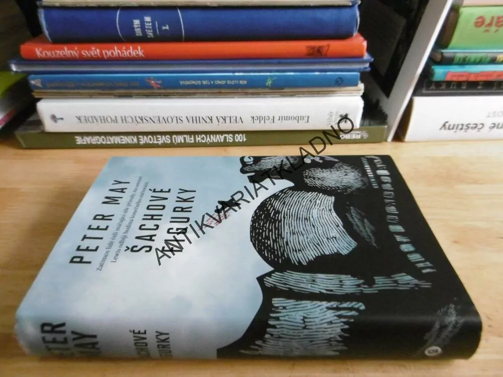 ŠACHOVÉ FIGURKY, PETER MAY,**an