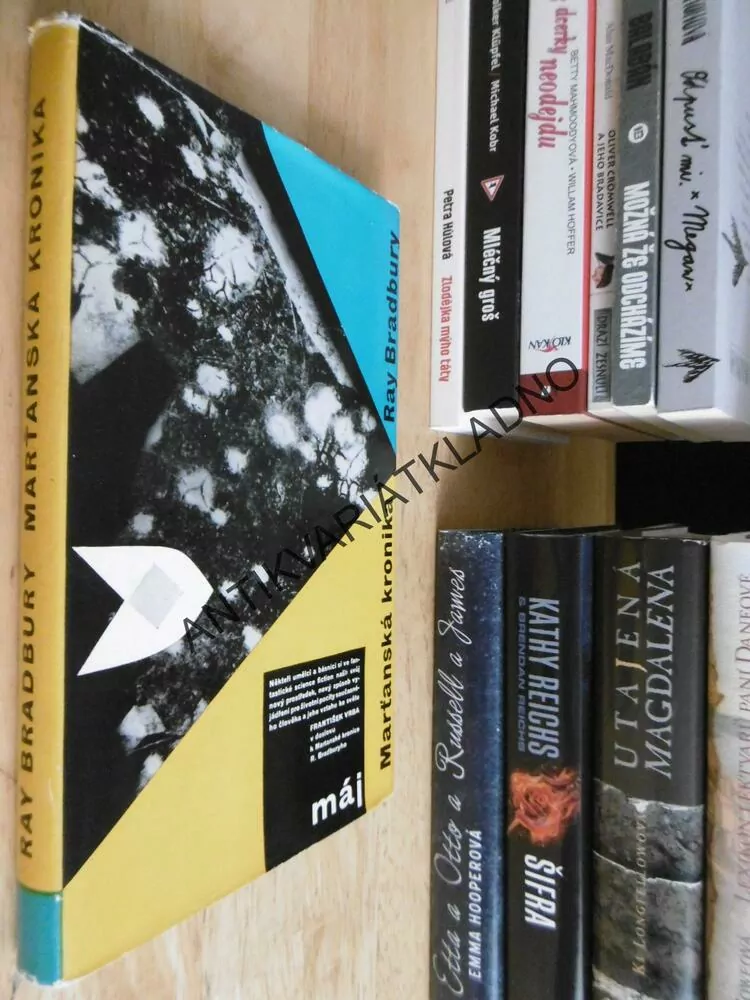 MARŤANSKÁ KRONIKA, RAY BRADBURY, **an