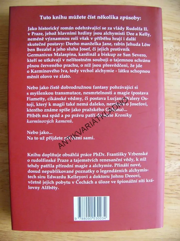 ZELENÝ DRAK, KARMÍNOVÝ LEV, LUCIE LUKAČOVIČOVÁ