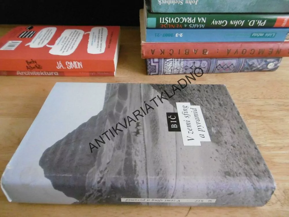 V ZEMI SFING A PYRAMID, M.BIČ, **an